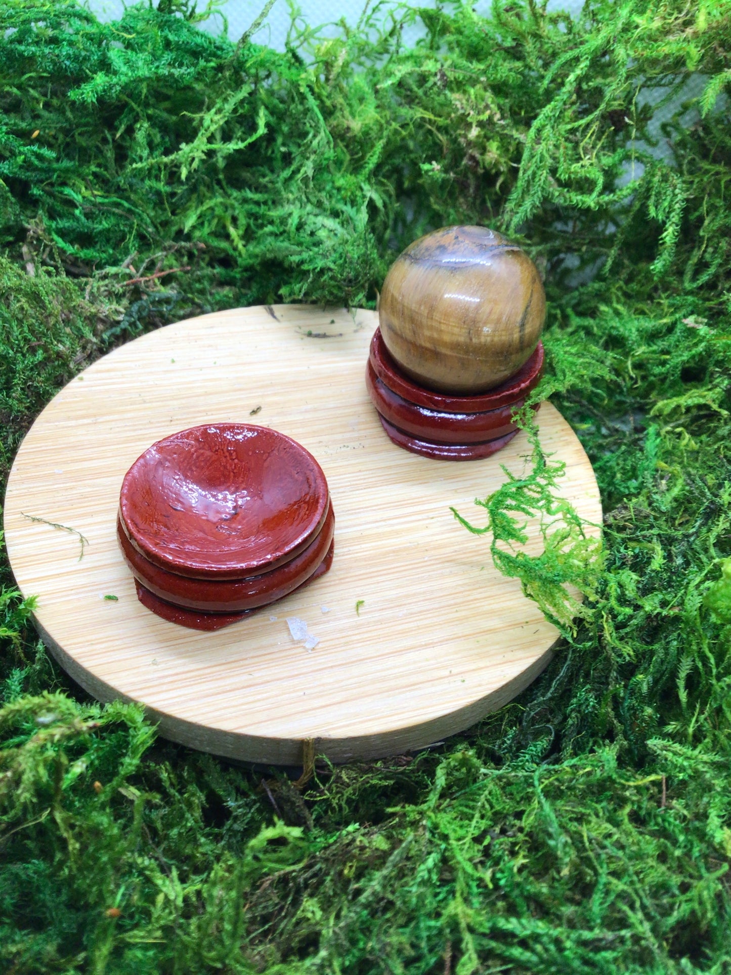 Sphere holder