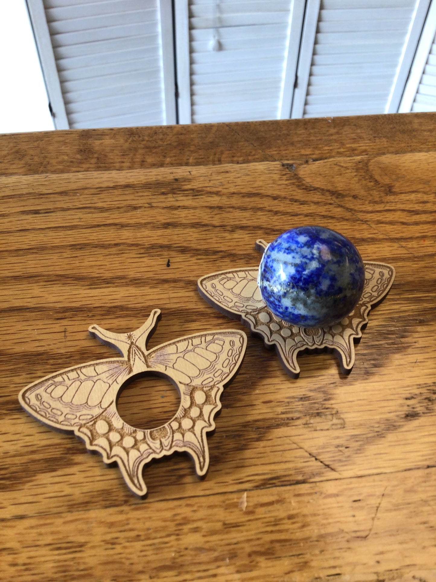 Engraved Sphere Holder - Moth Small