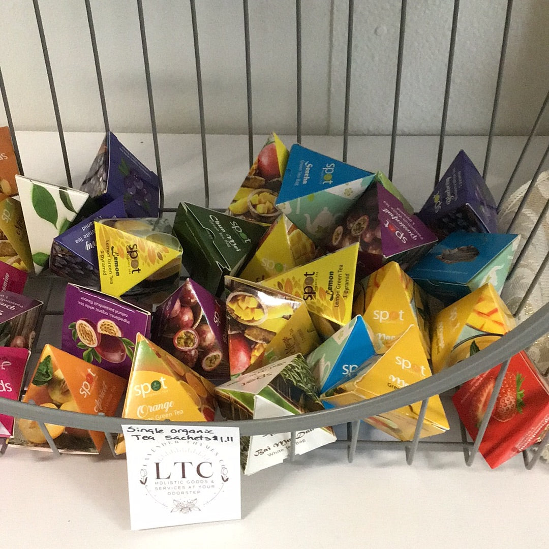 Single organic tea pyramid