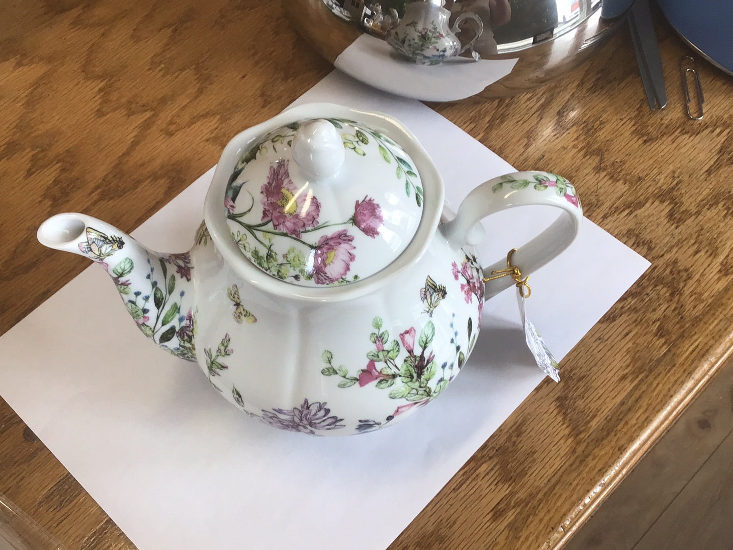 Ceramic Flower Tea Pot ￼