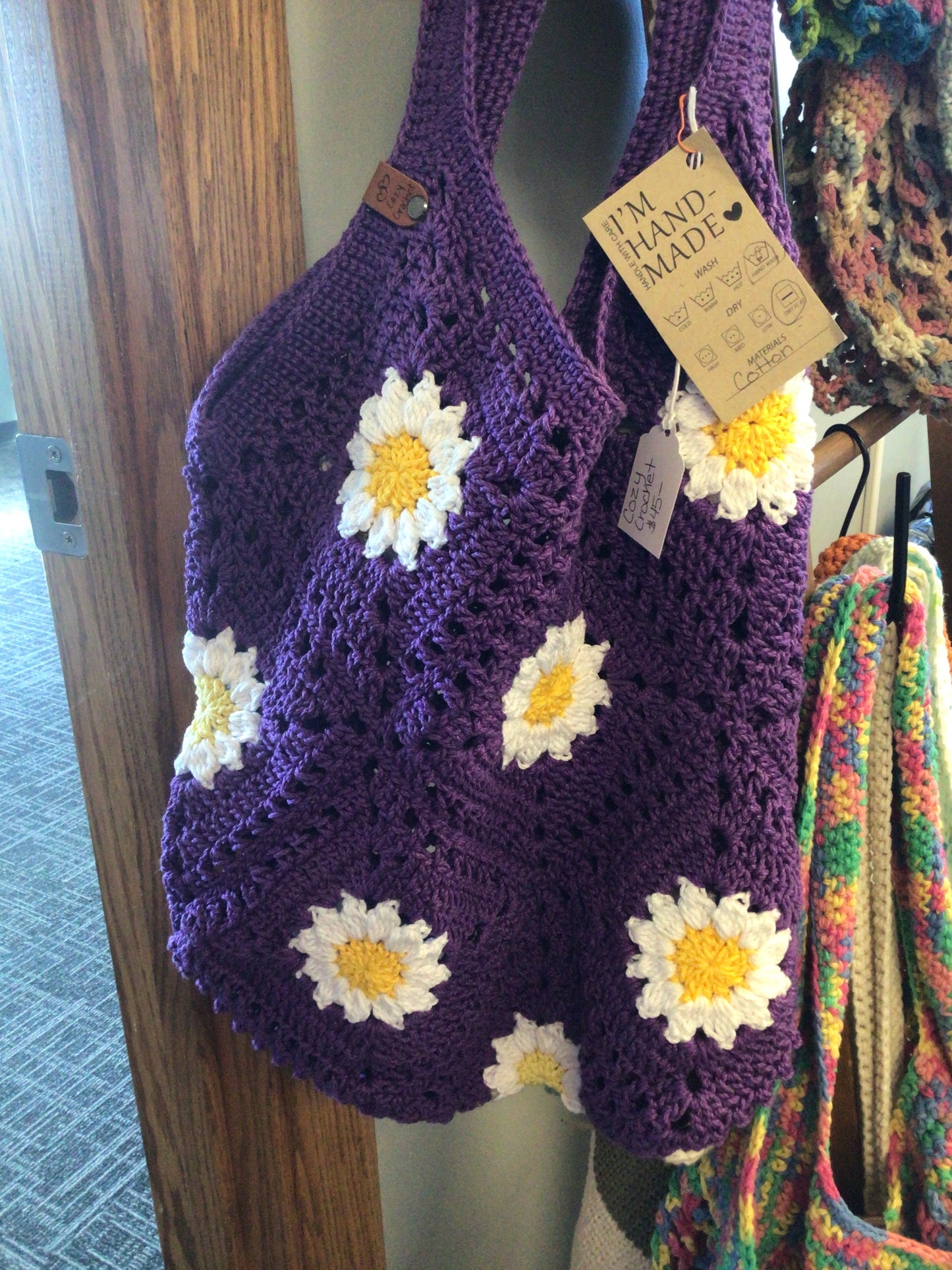 Cozy Crochet Bag with Daisy Pattern