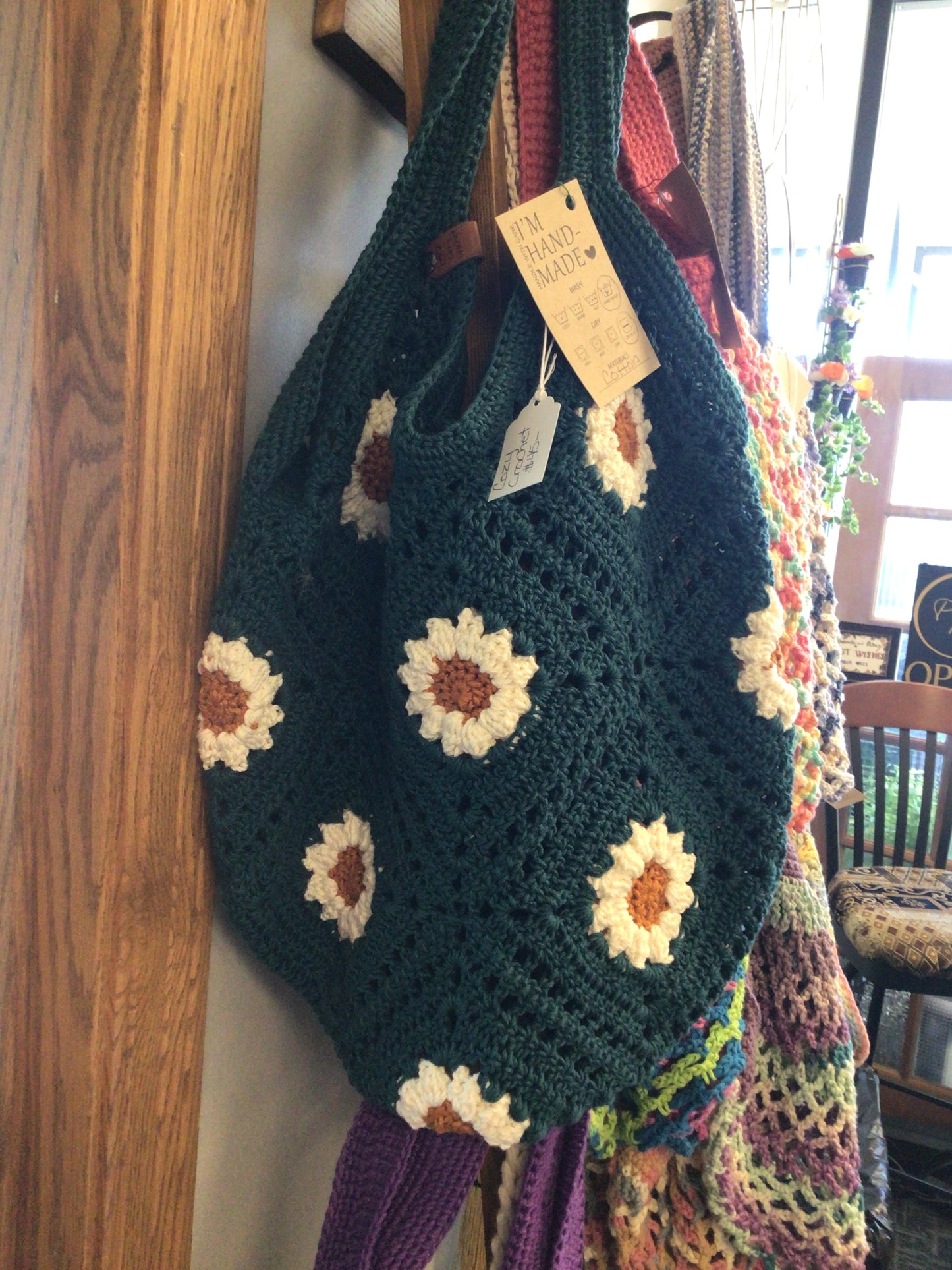 Cozy Crochet Bag with Daisy Pattern
